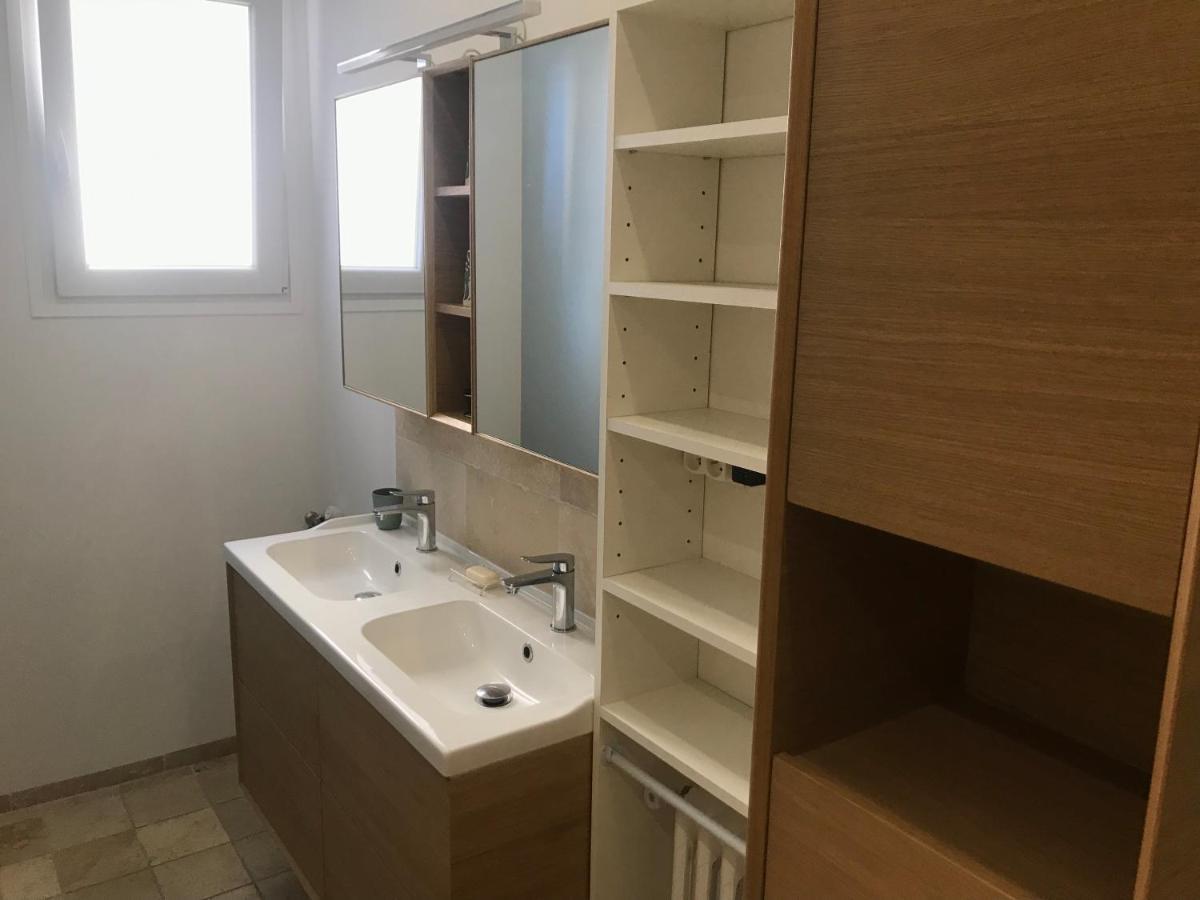 Appartement Tres Bel T3 Proche Place Castellane Avec Vue Et 2 Marseilles